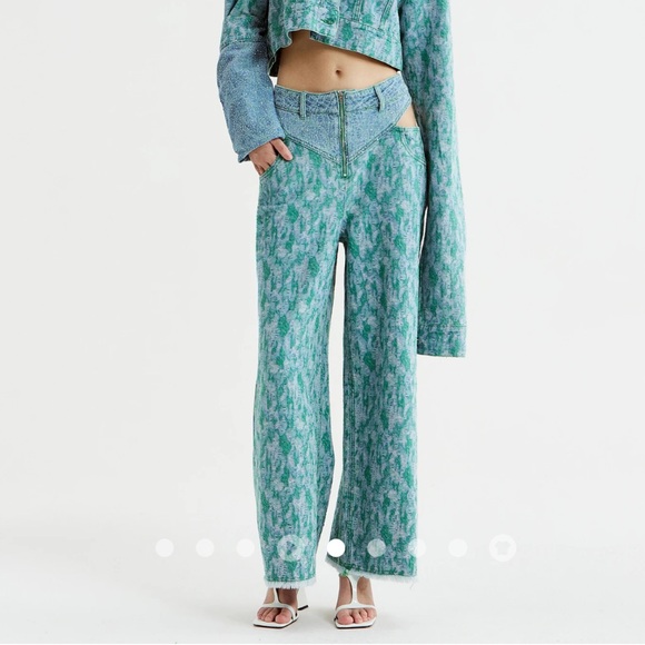 Urbanic Cutout Jacquard Jeans with Rhinestone - Picture 4 of 7